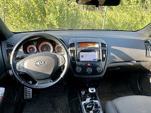 Kia ceed 2009 TDI 1.6 (9 foto / 15)