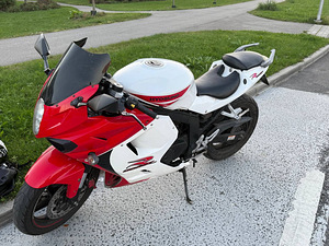 Hyosung gt250r 2013a. Korea. 22kv (2 foto / 4)