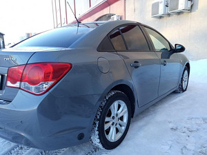 Продам Chevrolet Cruze (10 фото из 10)