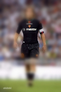 Francesco Totti autogrammiga AS Roma jalgpallisärk! (4 foto / 8)