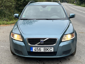 Volvo v50 (1 фото из 6)