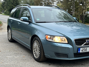 Volvo v50 (3 фото из 6)