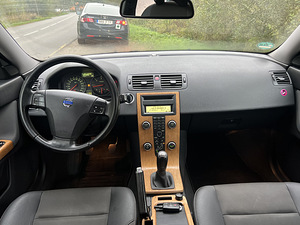 Volvo v50 (6 фото из 6)