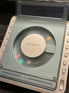 Sony Dream Machine - FM/AM CD CLOCK RADIO (1 foto / 6)