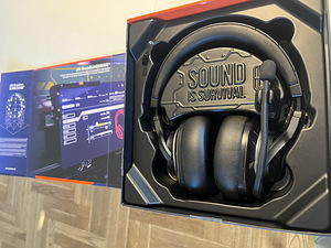 JBL QUANTUM 800 (2 фото из 5)