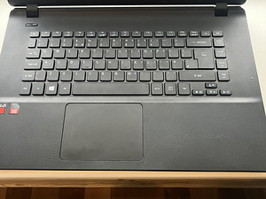 Ноутбук Acer (5 фото из 6)