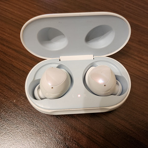 Samsung Galaxy Buds kõrvaklapid (1 foto / 4)