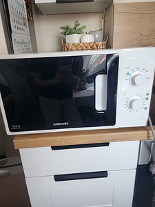 Samsungi mikrolaineahi (1 foto / 3)