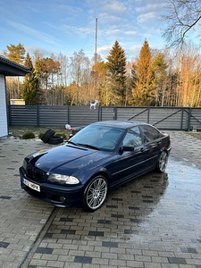 BMW 320i 2.2L R6 125kW (1 foto / 10)