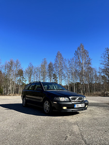 Volvo V40 1.9TDI 85kW (2 foto / 8)