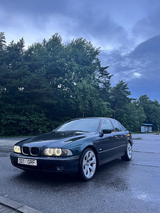1998 BMW 523i 125kW (8 foto / 8)