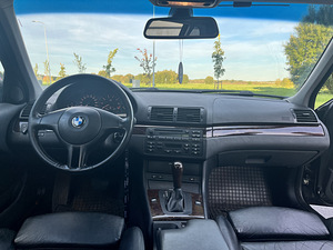 2003 BMW 318i 2.0 105kW automaat (8 foto / 10)