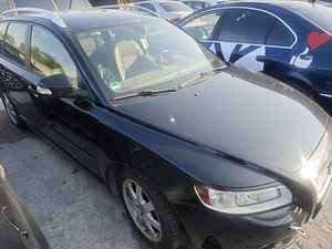 VOLVO V50 varuosadeks (2 foto / 5)