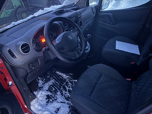 Peugeot Partner varuosadeks (8 foto / 8)