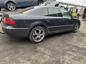 VW Phaeton (4 фото из 7)