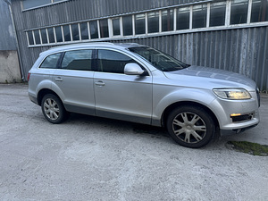 Audi Q7 varuosadeks (4 foto / 8)