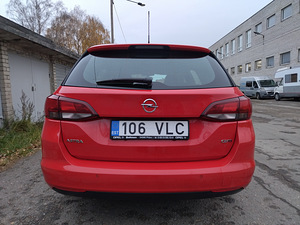 Opel Astra K Sports Tourer (4 foto / 15)