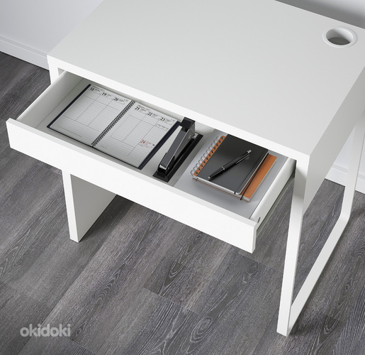 Письменный стол IKEA Micke