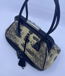 VINTAGE PRADA KÄEKOTT (2 foto / 9)