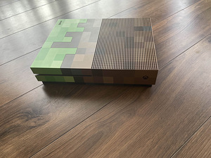 XBOX ONE S + Juhtpult / Iga mäng 15€ (1 foto / 8)