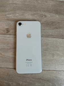 iPhone 8 heas seisukorras (4 foto / 6)