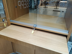 Kaupluse vitriinkapid 2tk (2 foto / 4)