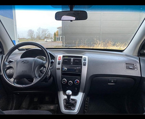 Hyundai Tukcon (8 foto / 8)
