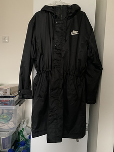 Nike poolhooaja mantel teismelistele (2 foto / 2)