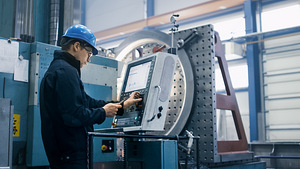 LASERMASINA (CNC) OPERAATORID (2 foto / 4)