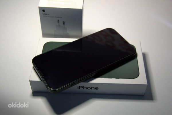 Apple Iphone 13 зеленый. Идеальное состояние.+Apple watch SE (фото #2)