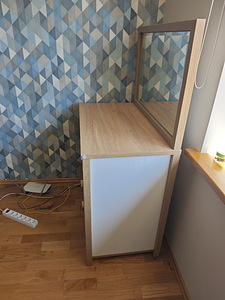 Комод с зеркалом (2 фото из 3)