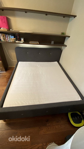 Кровать с матрасом (фото #4)