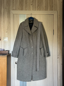 Женская одежда (2 фото из 3)