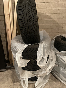 Michelin pilot alpin 5 suv 235/60 R18 (1 foto / 5)