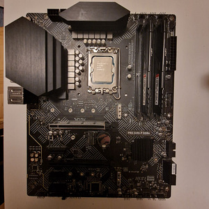 Z690-P Pro DDR4, i5-12400f , Kingston 32GB 3600mhz + PK550D (1 foto / 6)