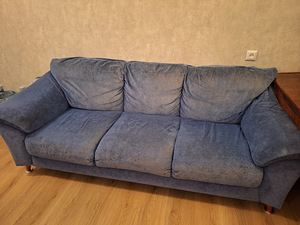 Продам два дивана б/у (1 фото из 4)