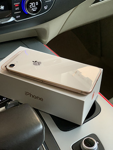 iPhone 8 64 GB Rose Gold (2 foto / 2)