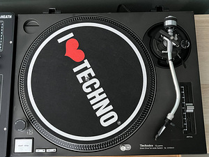 Technics SL-1210MK2 (paar) (3 foto / 6)