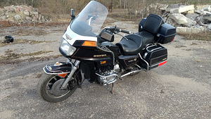 Honda Goldwing GL1200 (3 фото из 4)