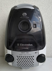 Пылесос Electrolux AirMax 2000W (4 фото из 5)
