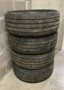 Шины Michelin 215/50 R17 (1 фото из 3)