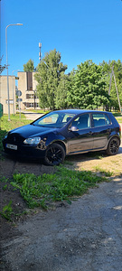 VW GOLF 5 (4 foto / 8)