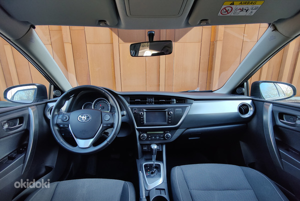 Toyota Auris 2013, 1.6 бензин, автоматическая коробка передач (фото #7)
