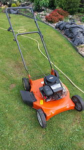 Газонокосилка HUSGVARNA (2 фото из 4)