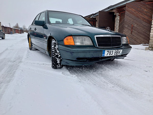Mercedes c180 (3 foto / 7)