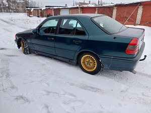 Mercedes c180 (5 foto / 7)