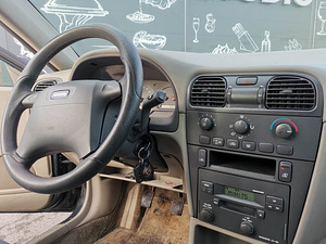 Volvo v40 1.8 бензин механика (7 фото из 11)