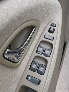 Volvo v40 1.8 бензин механика (11 фото из 11)