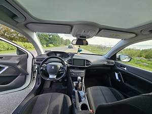 Продам Peugeot 308 2014, 1.2 бензин, механика. (6 фото из 9)