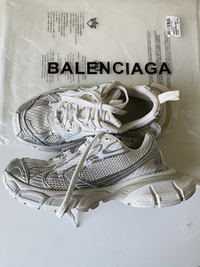 Balenciaga 3XL (1 foto / 3)